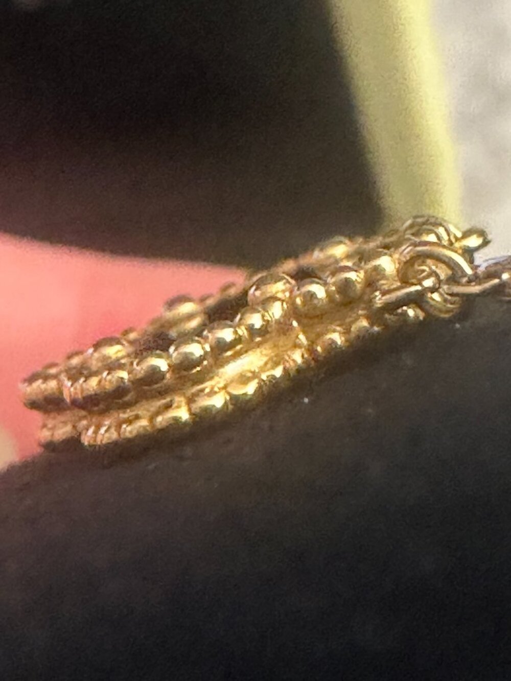 Van Cleef & Arpels Vintage Alhambra Necklace in Onyx and Yellow Gold - Picture 5 of 13